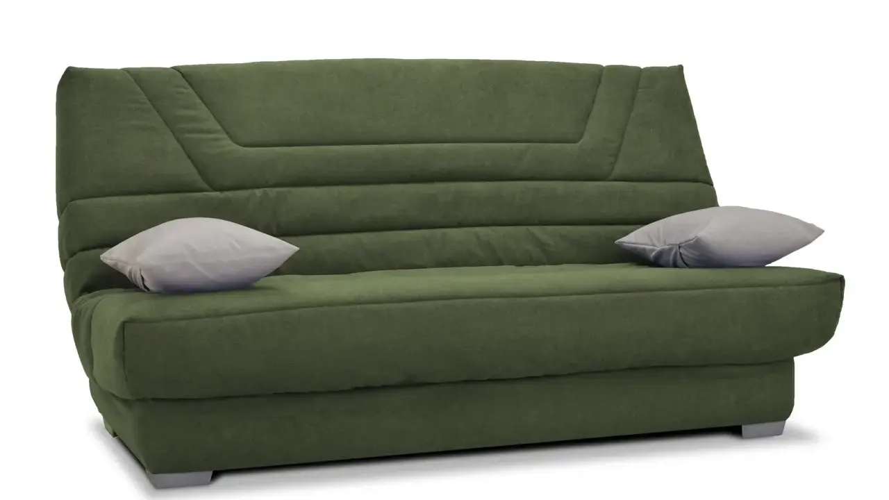 Canapé convertible vert kaki, deux coussins gris, taille clic clac standard. Parfait pour un petit espace.