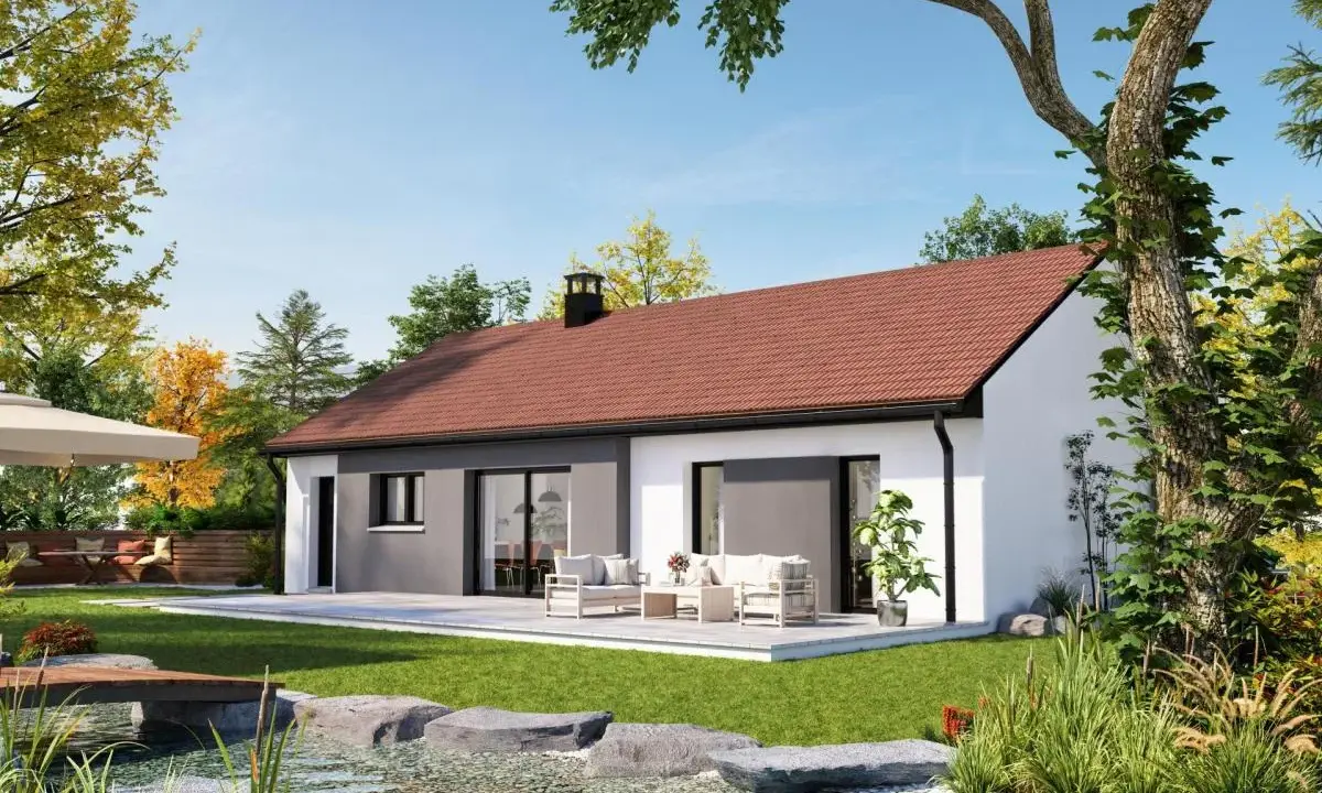 Vue extérieure d'une maison moderne avec un plan inspiré d'une maison créole traditionnelle. Jardin verdoyant, étang et mobilier de détente.