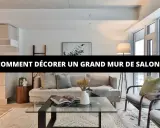 Idées pour comment décorer un grand mur de salon : un tableau végétal, un canapé confortable et des fauteuils invitants.