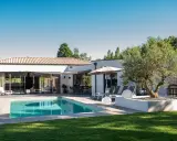 Belle maison vendéenne avec piscine, terrasse et olivier centenaire. Idéal pour des vacances paisibles.