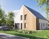 Une maison éco responsable moderne avec bardage bois, garage, jardin soigné et voiture.
