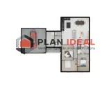 Plan maison senior : vue aérienne d'une maison avec garage, salon, salle à manger, cuisine et chambres.