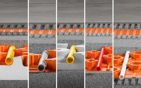 Coupes montrant l'installation du chauffage au sol. Des tubes de différentes couleurs (jaune, gris, rouge, blanc) sont intégrés dans des panneaux orange, sous un revêtement de sol.