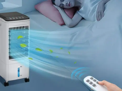 Un système split sans évacuation rafraîchit une chambre où une femme dort paisiblement. Une télécommande est visible.